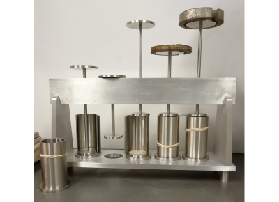 Caking and Lump Formation in Powders and Bulk Solids