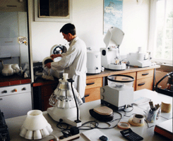 Ihr Handy wird zu Staub Optimale Aufbereitung für RoHS/WEEE Analysen