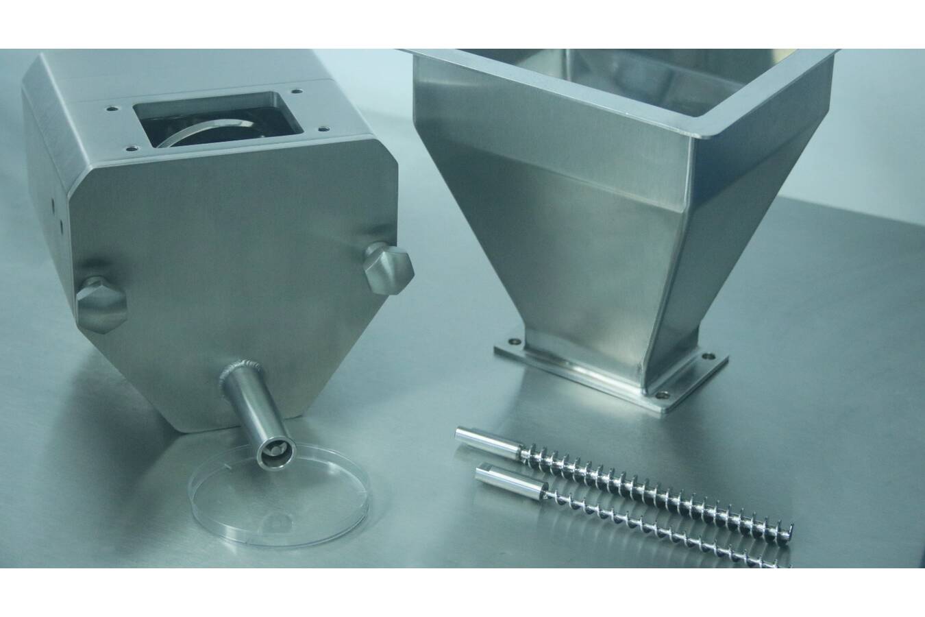 Critical Role of Material Testing in Selecting the Right Screw Feeder 