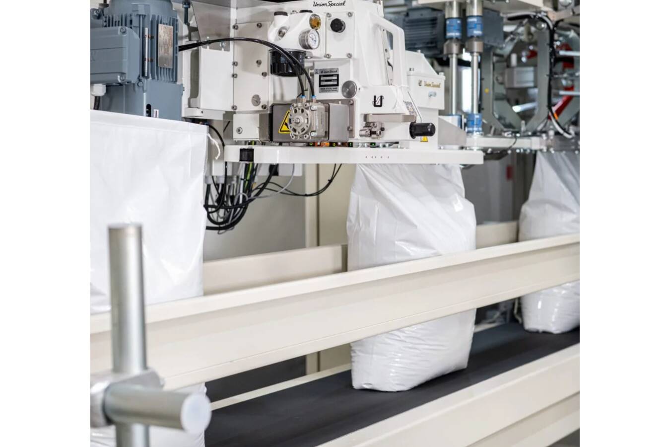 Futtermittel-Absackmaschinen: Typen, Technologien und Merkmale Futtermittel-Absackmaschinen optimieren die Futtermittelproduktion durch präzises, sicheres und effizientes Absacken und bieten Lösungen für Pulver, Granulate und Schüttgüter.