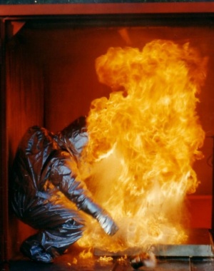 HDT-Lehrgang Brandschutzbeauftragter richtet sich nach der vfdb-Richtlinie  Haus der Technik bietet die geforderten 64 Unterrichtseinheiten in einem einwöchigen Crash-Kurs an